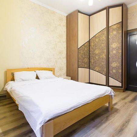 Квартира Подобово Біля Площі Ринок Вулиця Староєврейська 17 Lviv Bagian luar foto