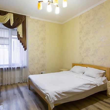 Квартира Подобово Біля Площі Ринок Вулиця Староєврейська 17 Lviv Bagian luar foto