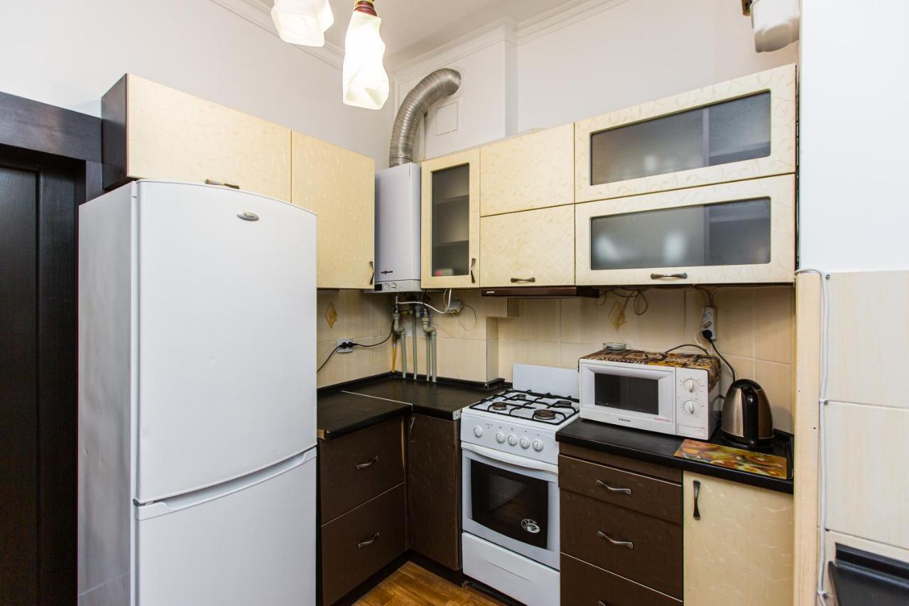 Квартира Подобово Біля Площі Ринок Вулиця Староєврейська 17 Lviv Bagian luar foto